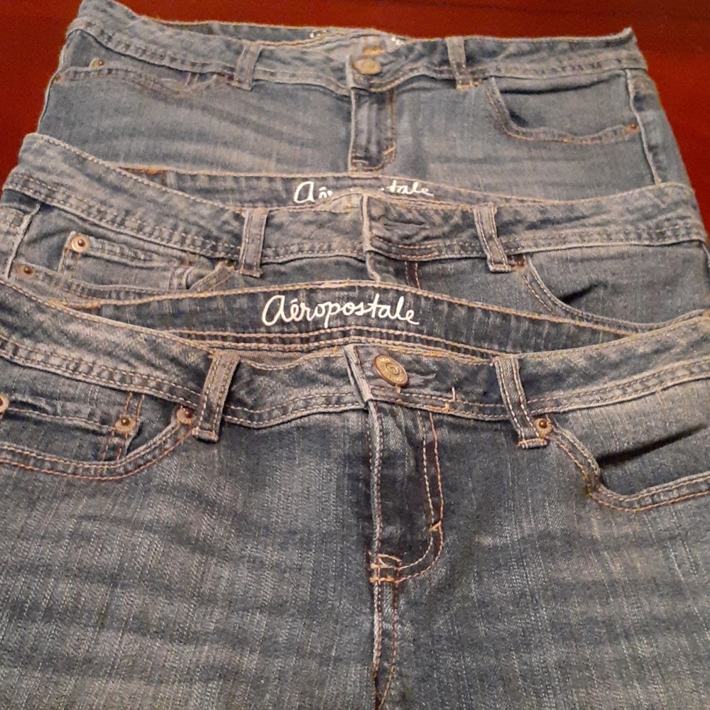 3 pairs of blue jeans in size six